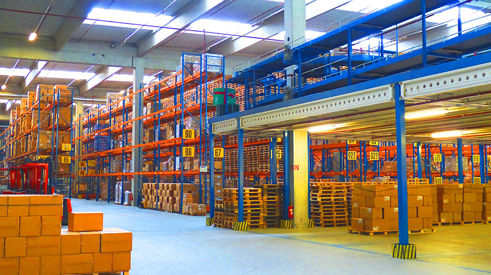 專(zhuān)業(yè)貨架廠(chǎng)商